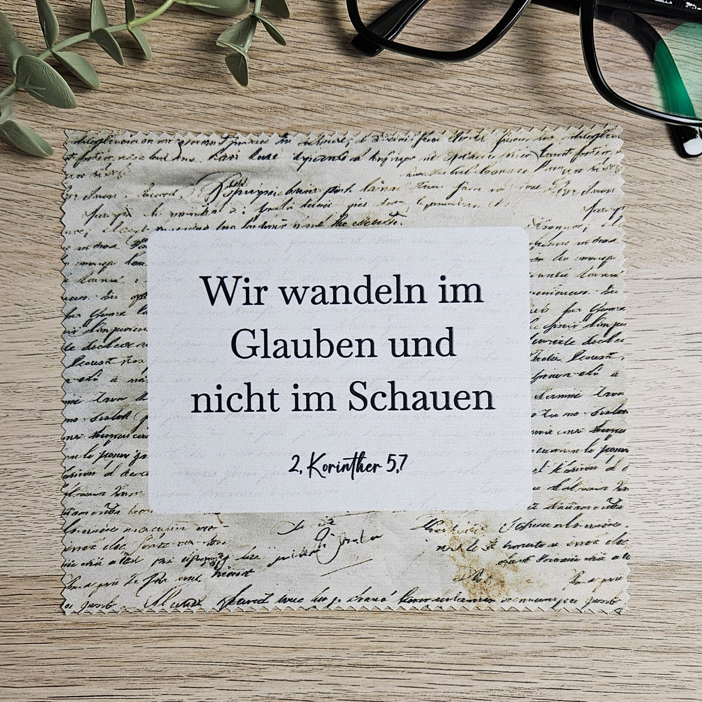 Reinigungstuch für Brillen – Historisches Schriftbild