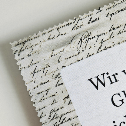 Reinigungstuch für Brillen – Historisches Schriftbild